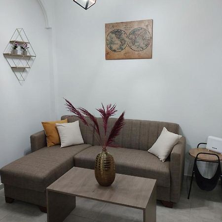 Anibo Studios And Apartments Zero Point 52 Salonicco Esterno foto